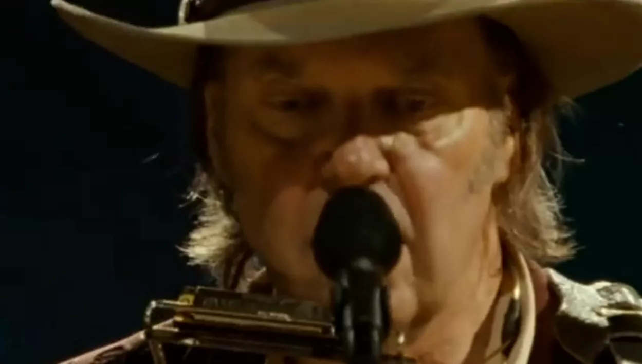 Neil Young skriver på ny selvbiografi