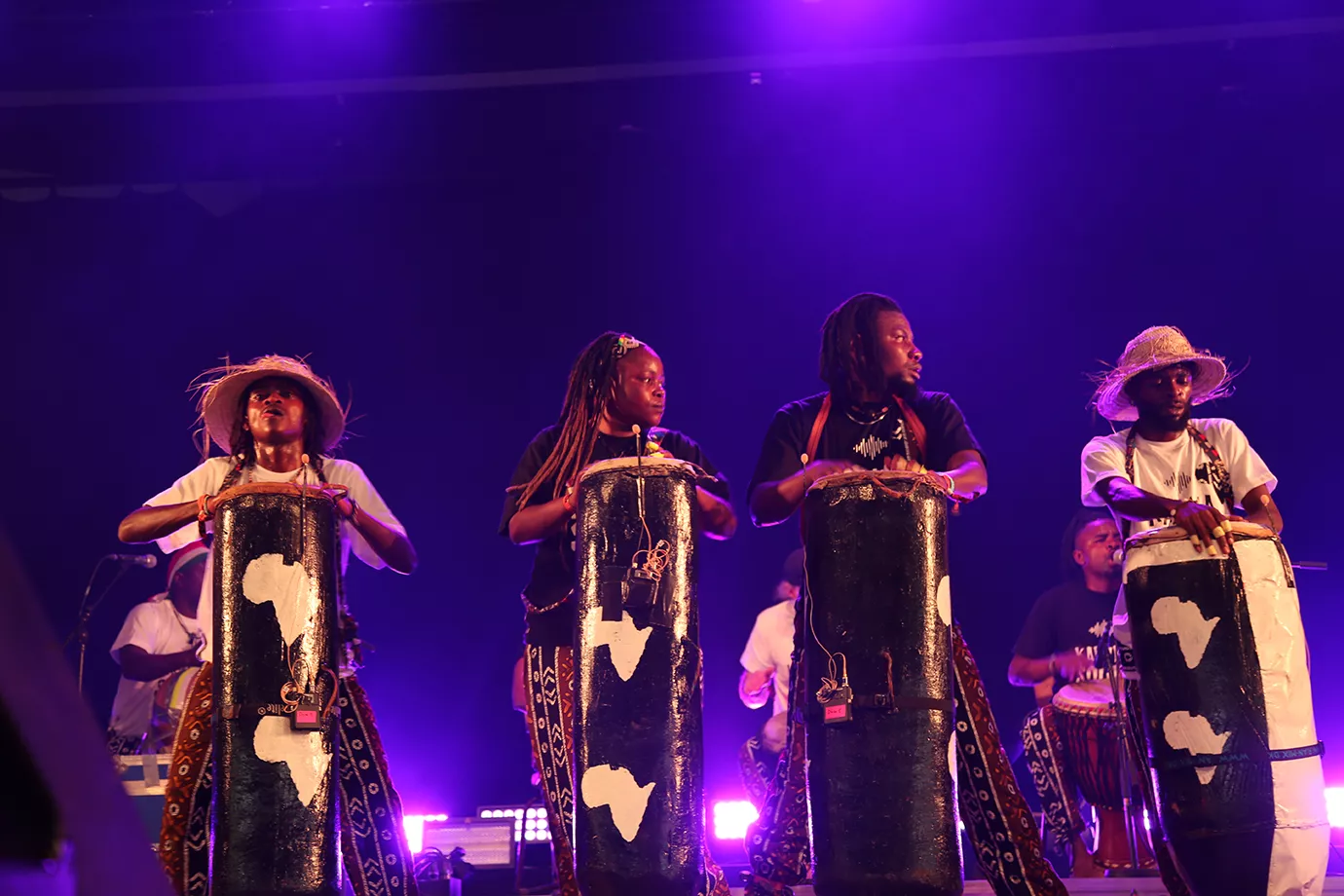 Flygtningeband for stort til intimscenen