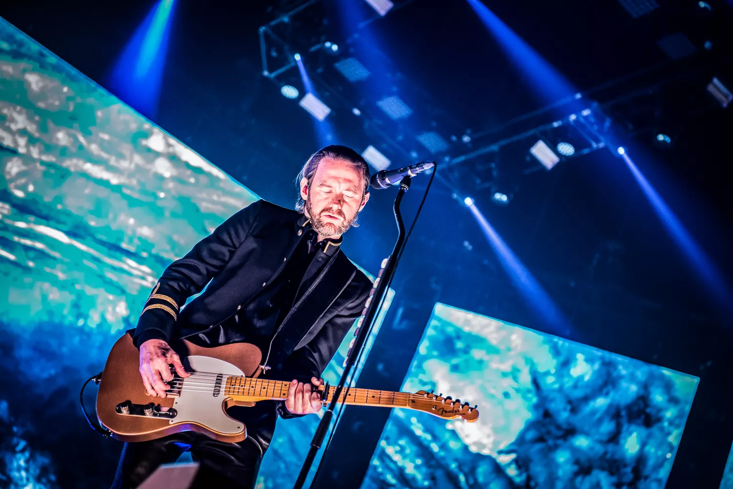 Kent om bandets värsta spelning: "Väl framme släpps vi till en början inte in"