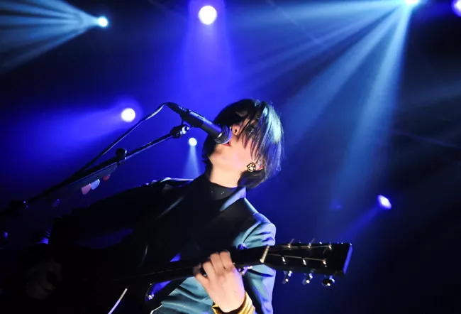 Spot tilføjer en stribe sangskrivere