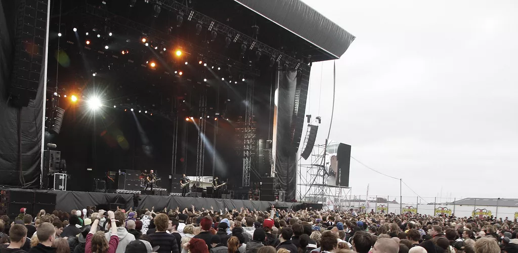 Tackar West Coast Riot för sig?