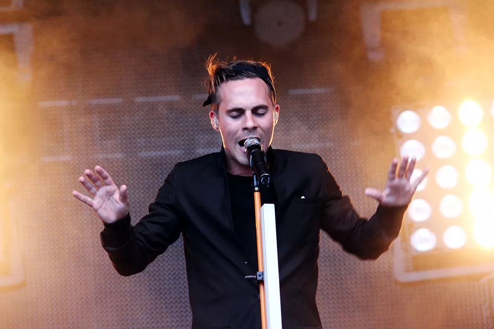 Oskar Linnros : Peace & Love 2011, Eldorado