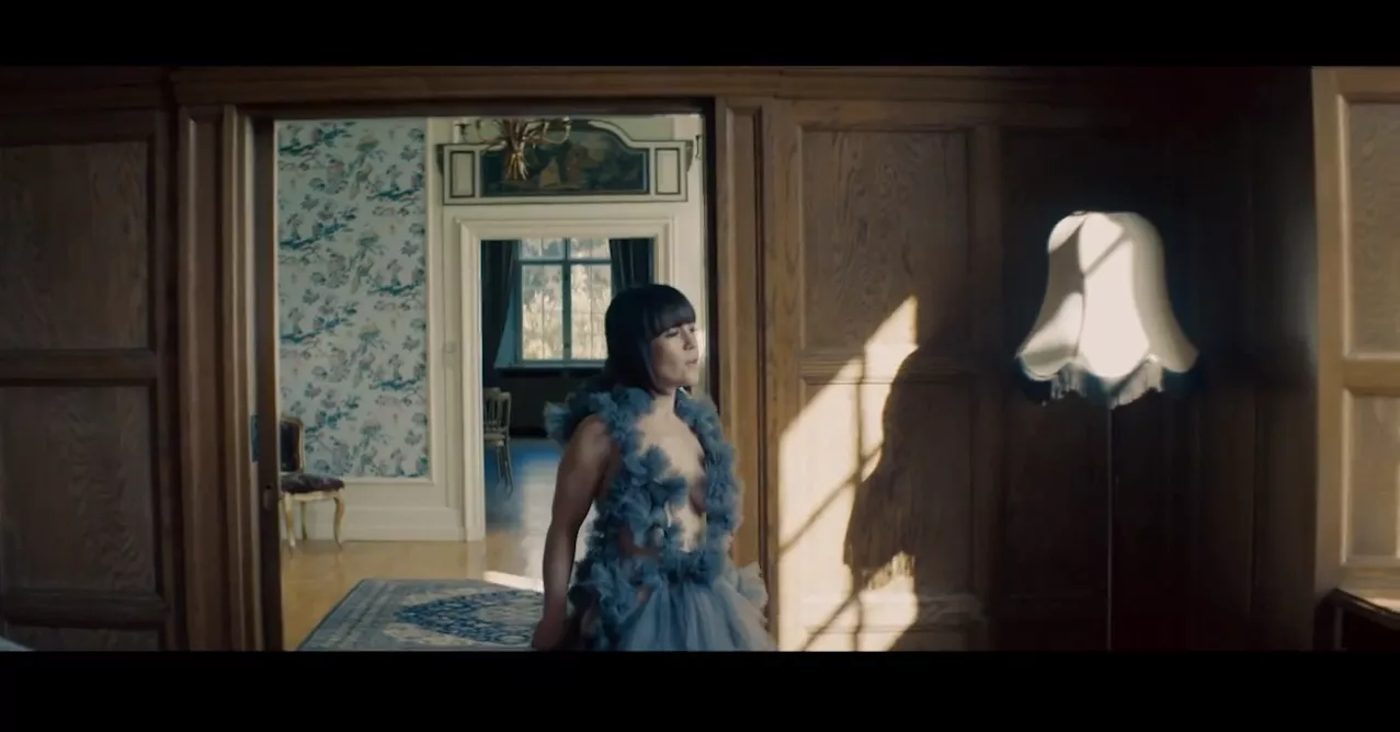 Videopremiere: Hannah Schneider synger til drømmerne