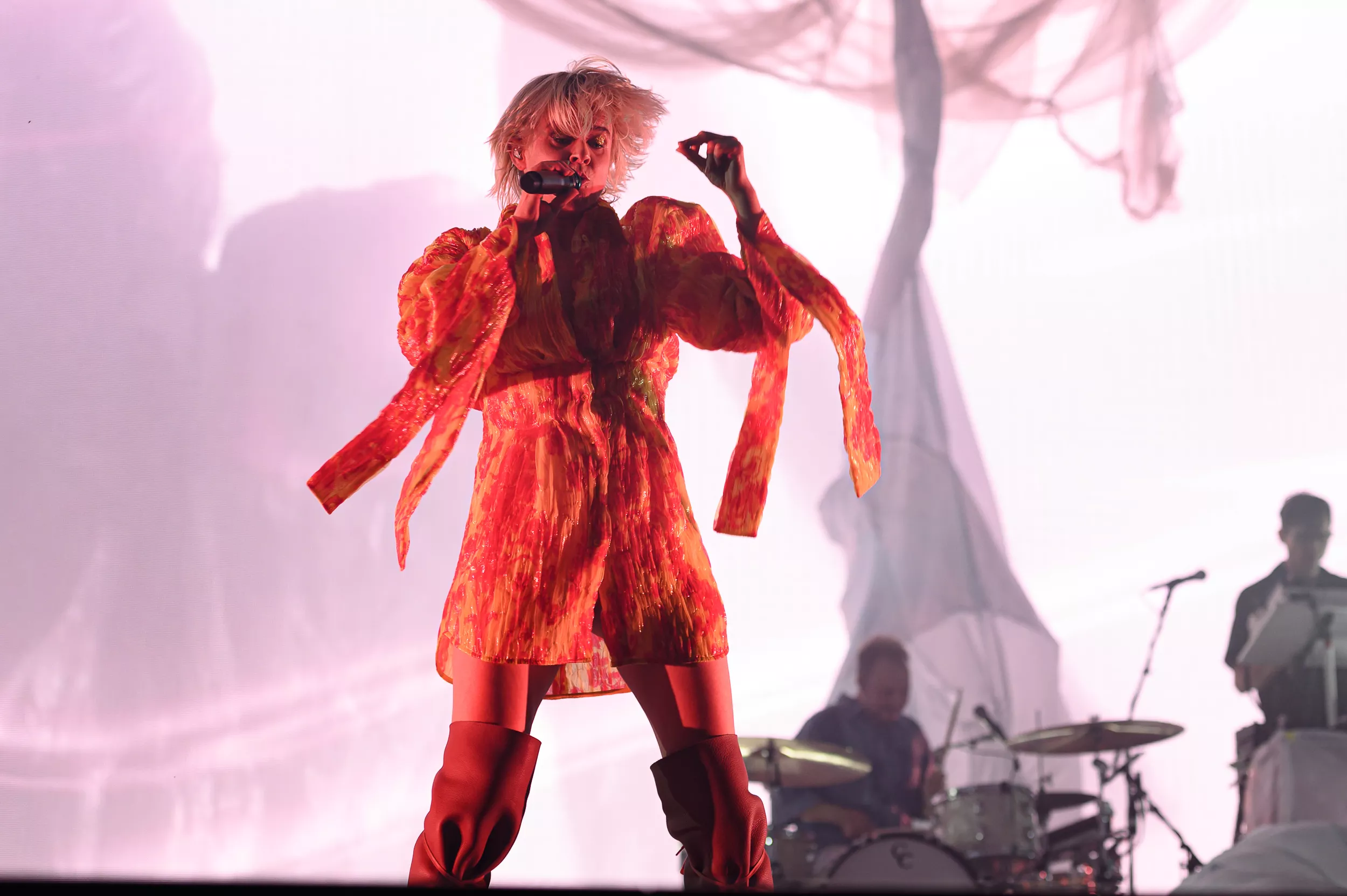 Besökare rasar efter kaos på Robyn-festival  