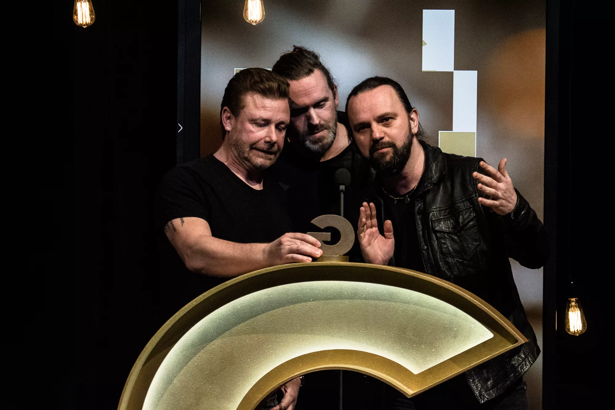 Video: Dizzy Mizz Lizzy modtager deres anden GAFFA-Pris efter comeback: “Det er fuldstændig sindssygt”