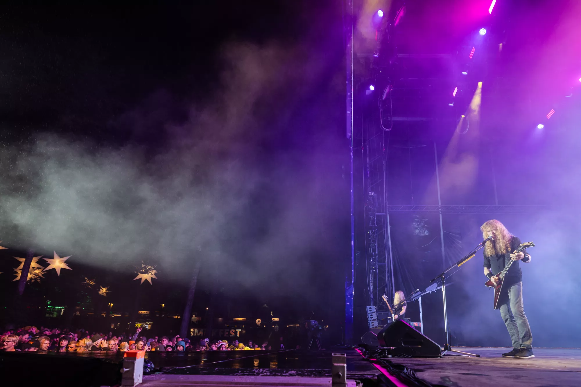 Hyggelig metalkoncert mellem bøgene – med et par skønhedspletter