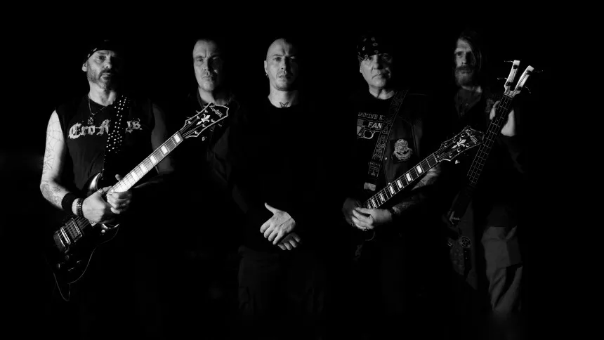 Hatebomb76 via Wikipedia