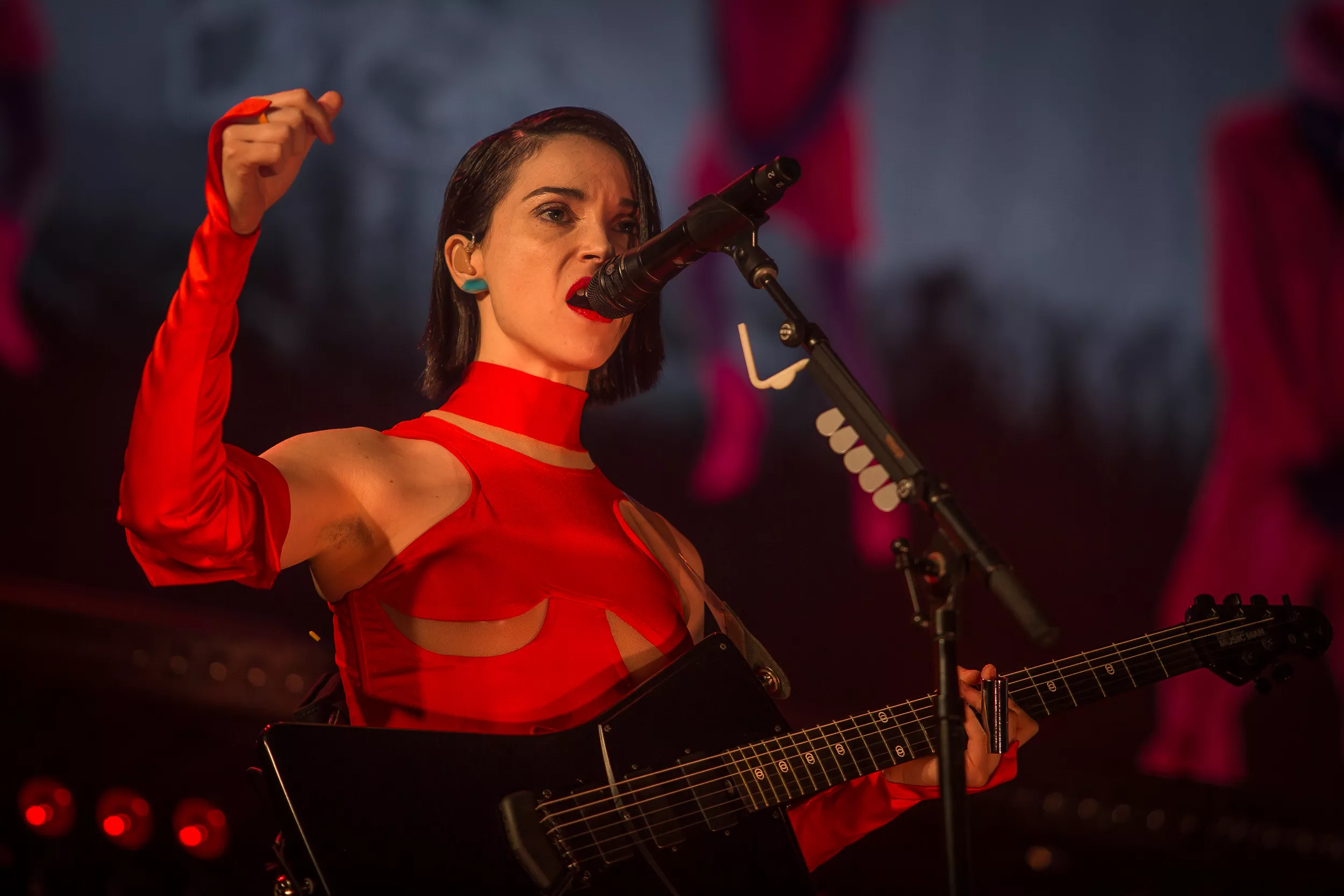 St. Vincent udgiver pianobaseret version af Masseduction