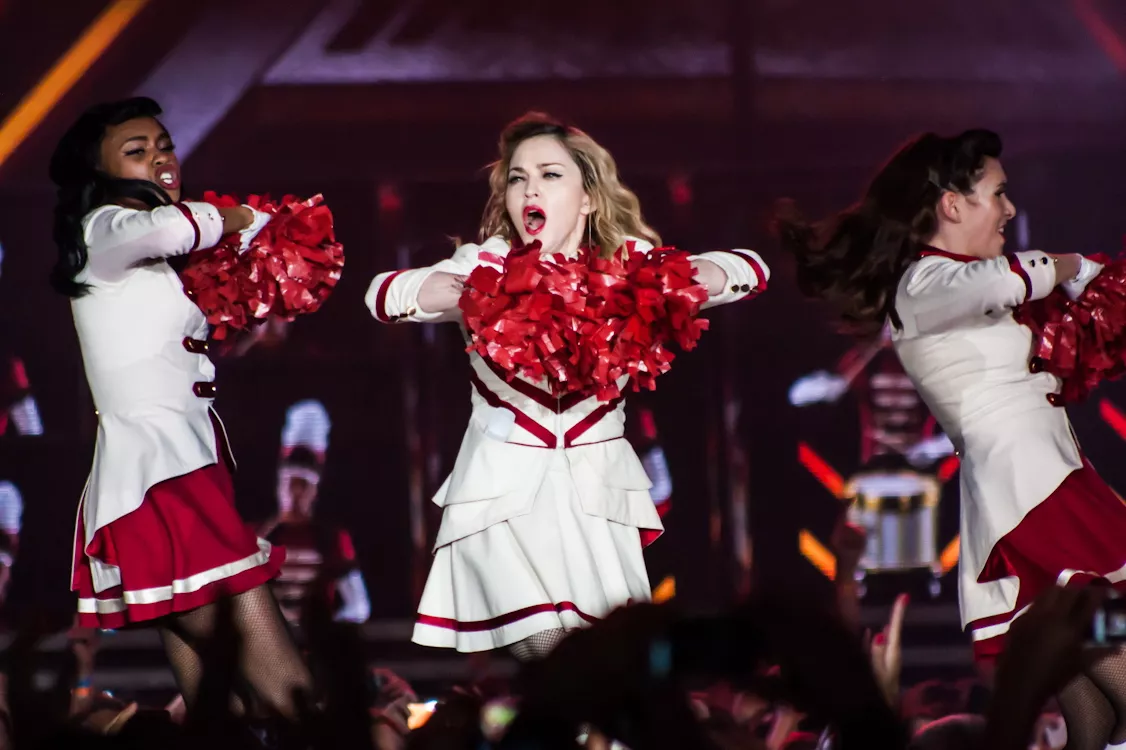 Madonna og Miley Cyrus sammen på scenen