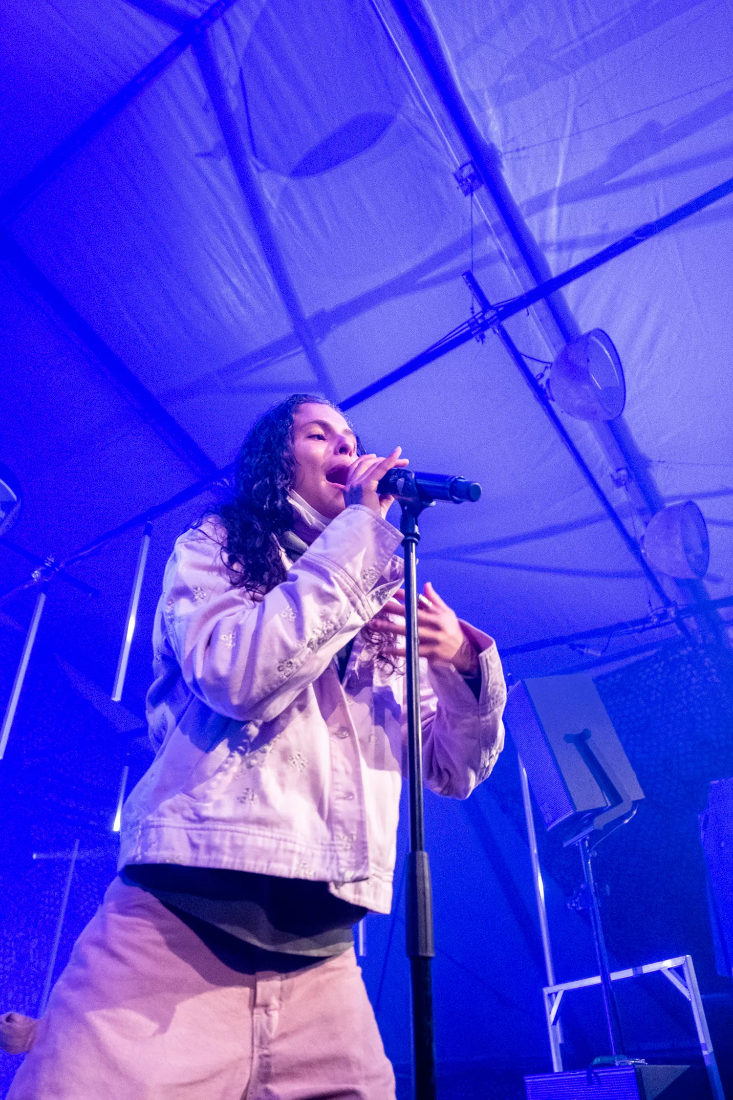 070 Shake er et barn af sin tid