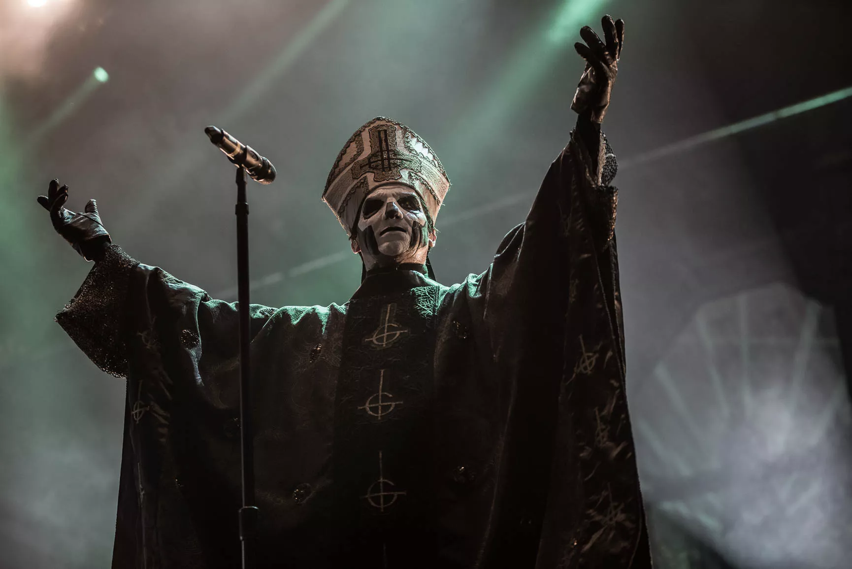 Maskinel satan-pop-messe