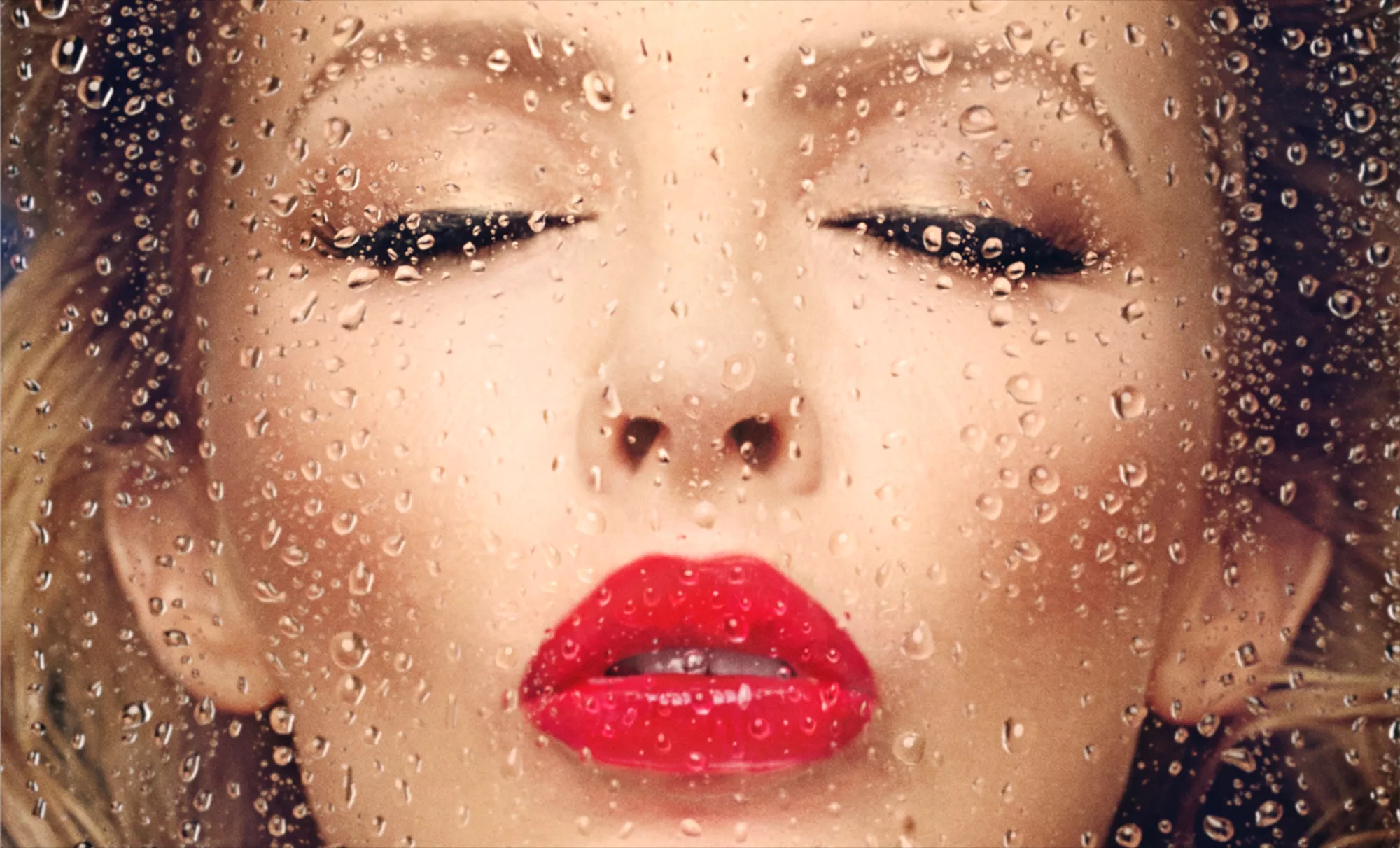 Kylie Minogue gir produsenten skylden for alt sex-fokuset