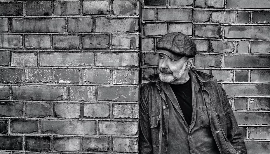 PREMIÄR: Toni Holgersson: "Det ekade 80-tal och Finlandsfärja"