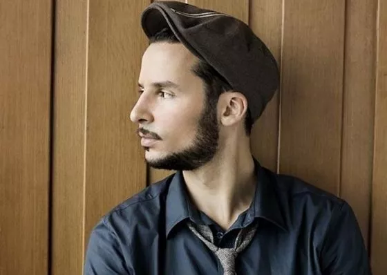 Hør Isam B's nye single, Faking A Smile