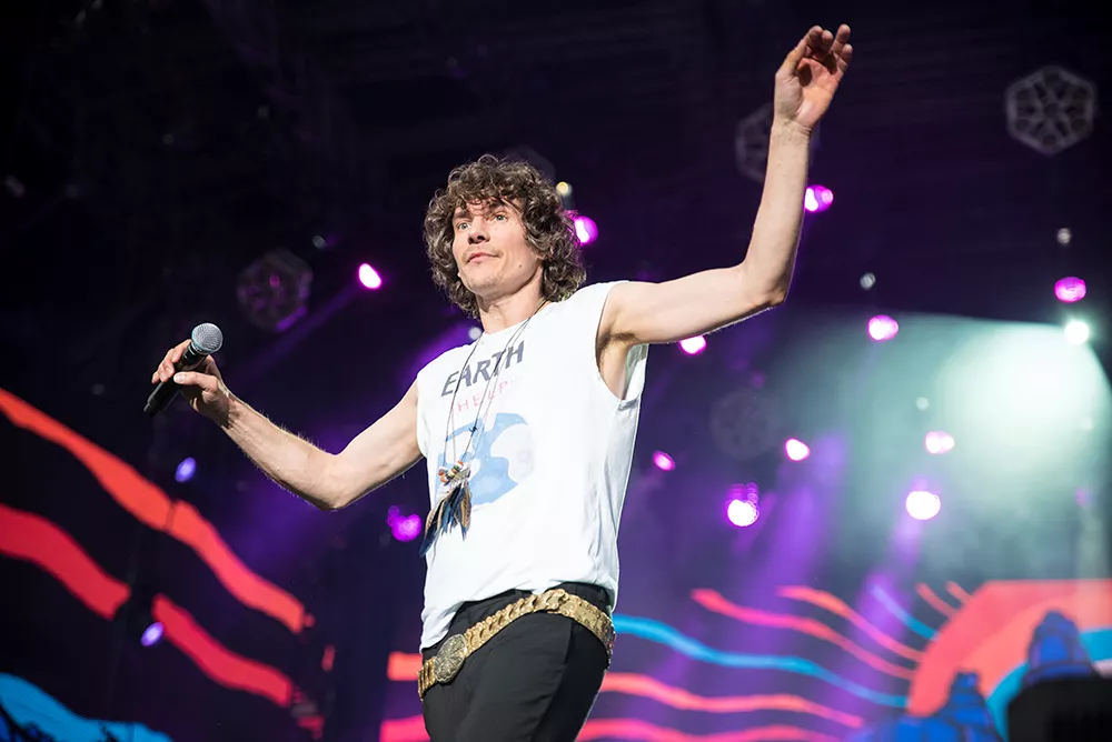 Är Håkan Hellström tillbaka med ny musik? 