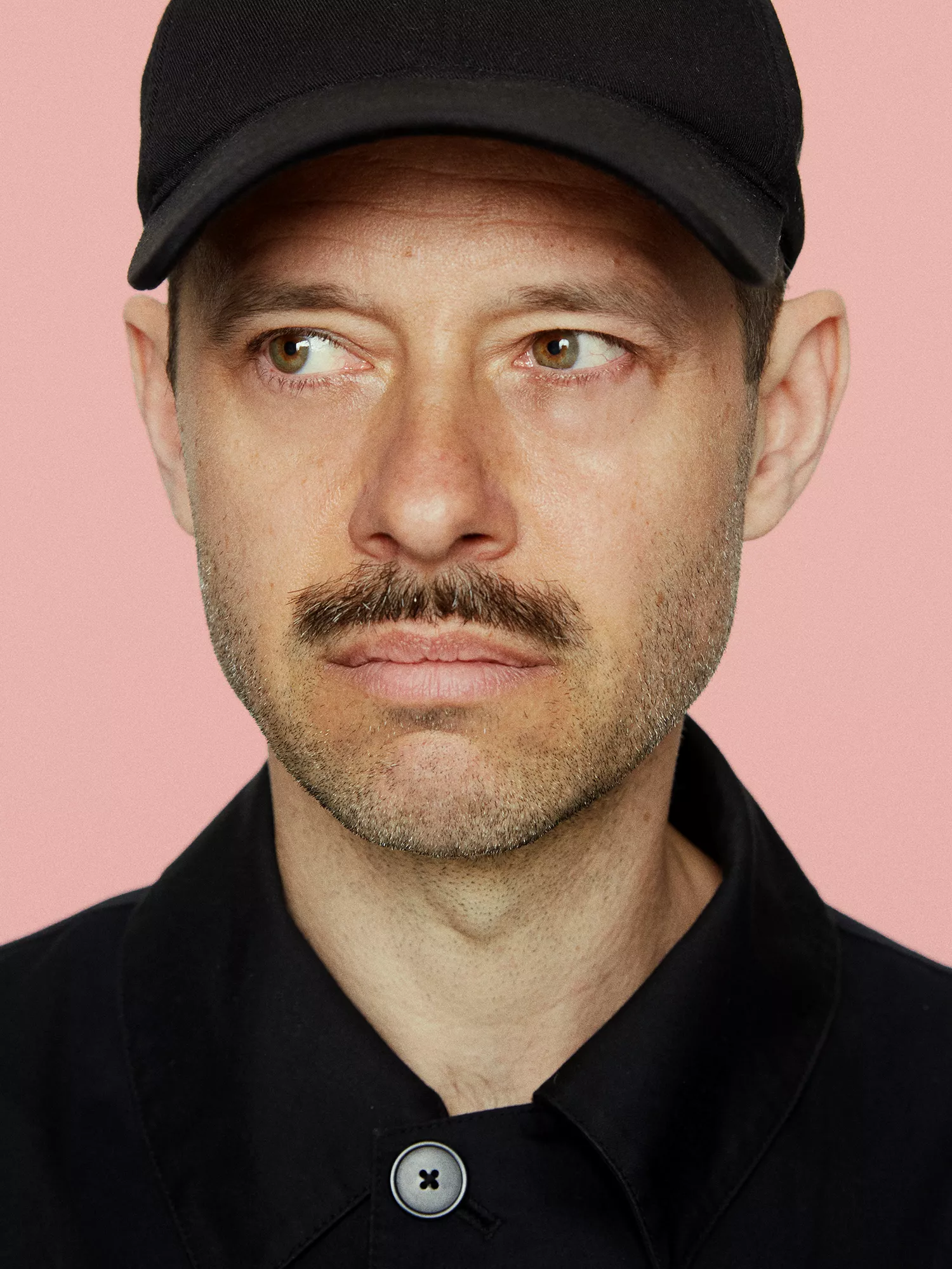 WhoMadeWhos Tomas Høffding offentliggør solokoncert på dansk