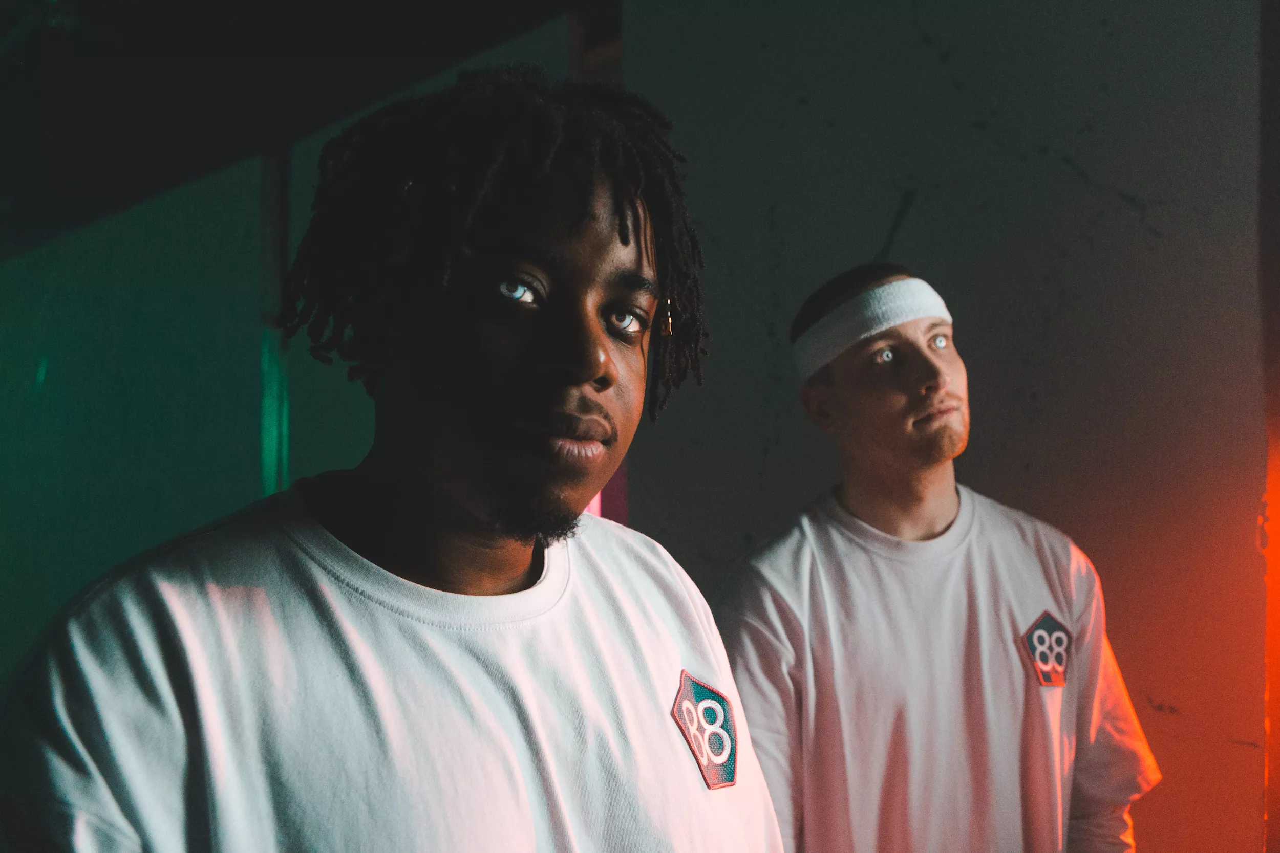 — I hiphop vil vi si at å skrive egne tekster er basen på all autentisitet