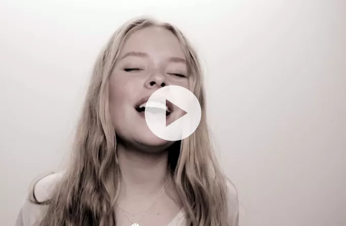 Se Emilie Esthers video til Undiscovered