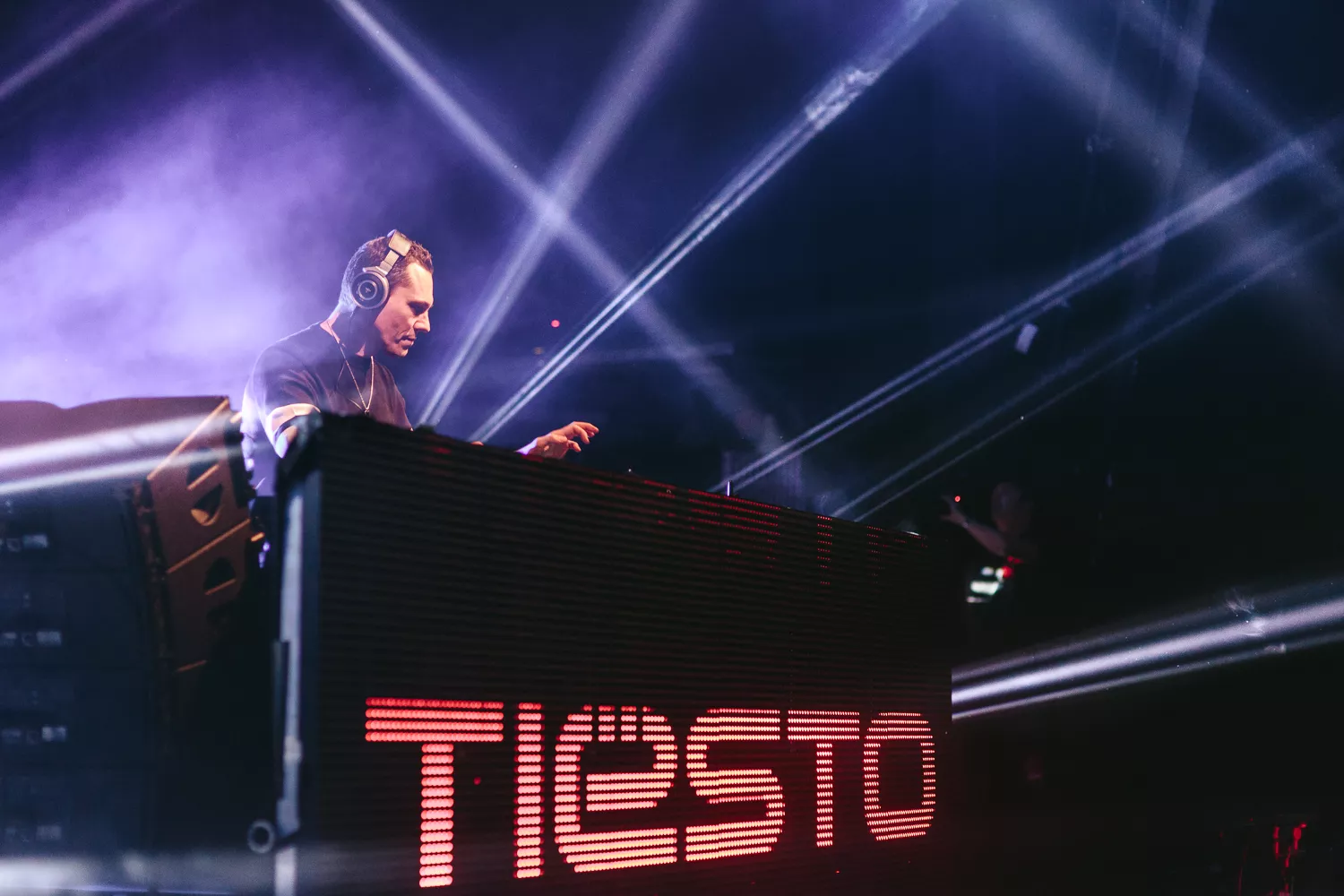 Tivoli er klar med årets Fredagsrock-program