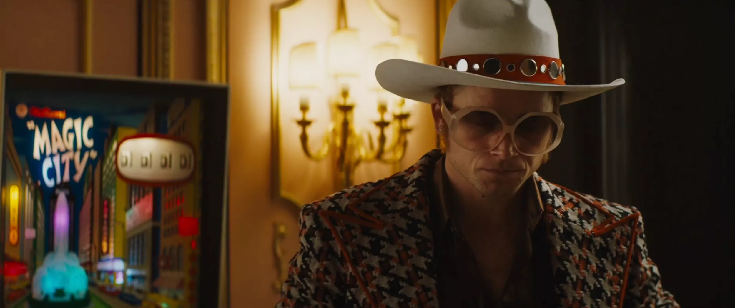 Se den første trailer fra kommende Elton John-film