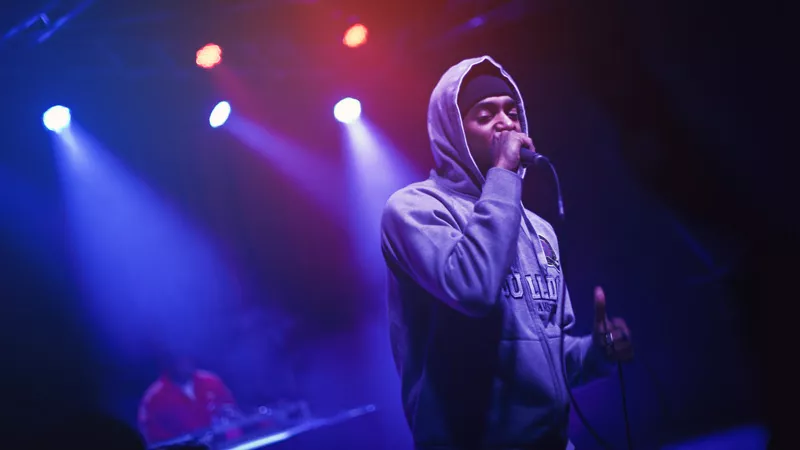 ANMELDELSE: Vestkystens gør-det-selv mand