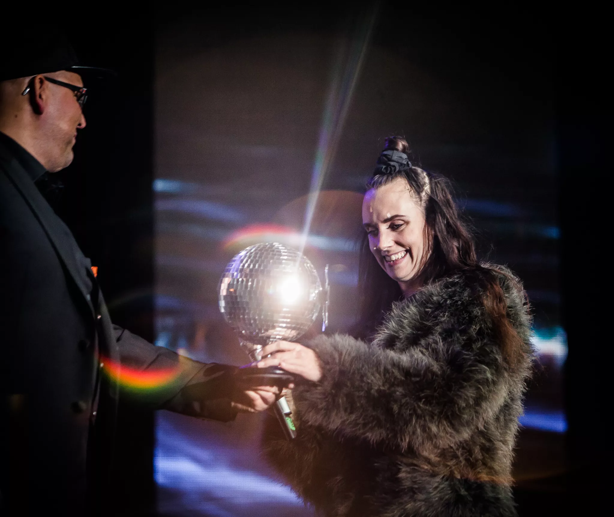 Hør MØ på nyt Bleachers-nummer