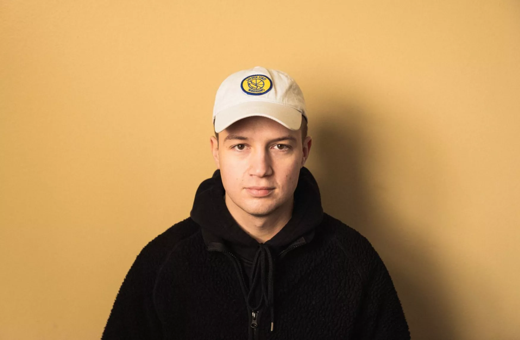 VIDEOPREMIERE: Jacob Aksglæde tager på et nostalgisk visit til sin forsvundne ungdom