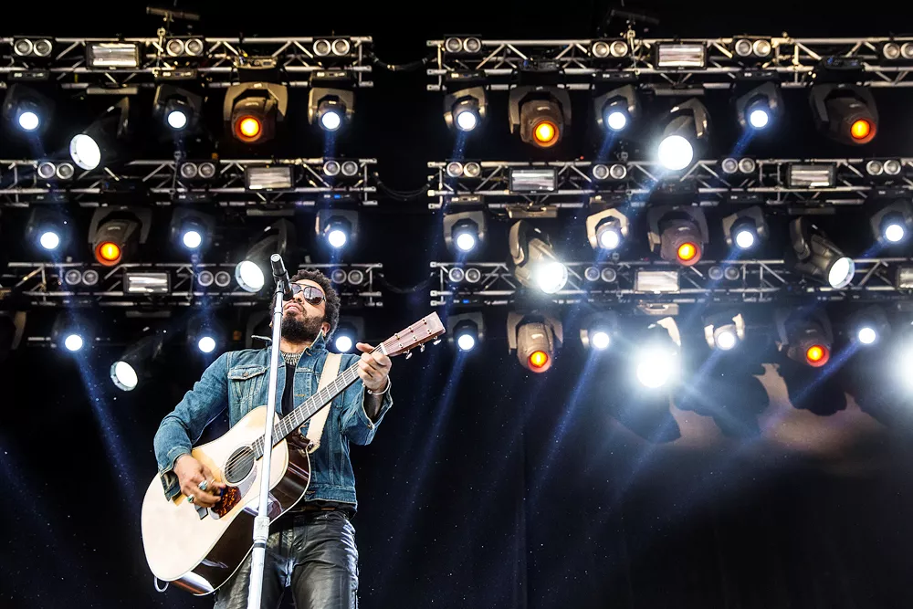 Lenny Kravitz' penis-piercer er stolt af sit arbejde