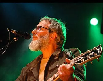 Yusuf indspiller Jackson-hyldest