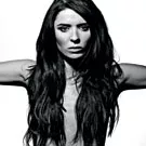 Kira Skov laver Selvoptagelser