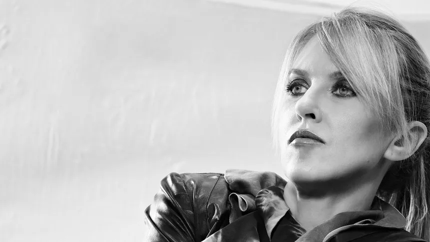 Ikonisk singer-songwriter satser på det sikre