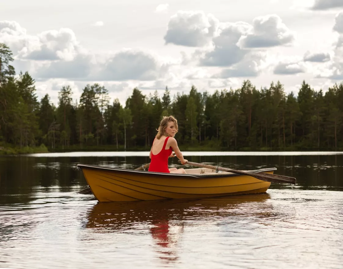 INTERVJU: Frida Hyvönen – "Det känns som en destruktiv rörelse"