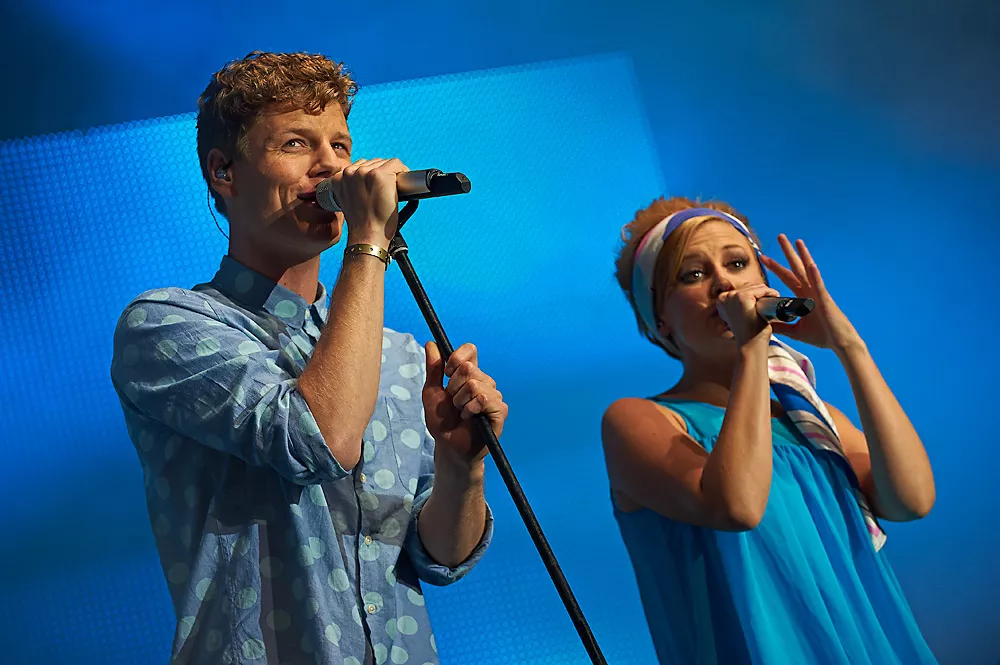 Alphabeat klar med femstjernet opvarmning