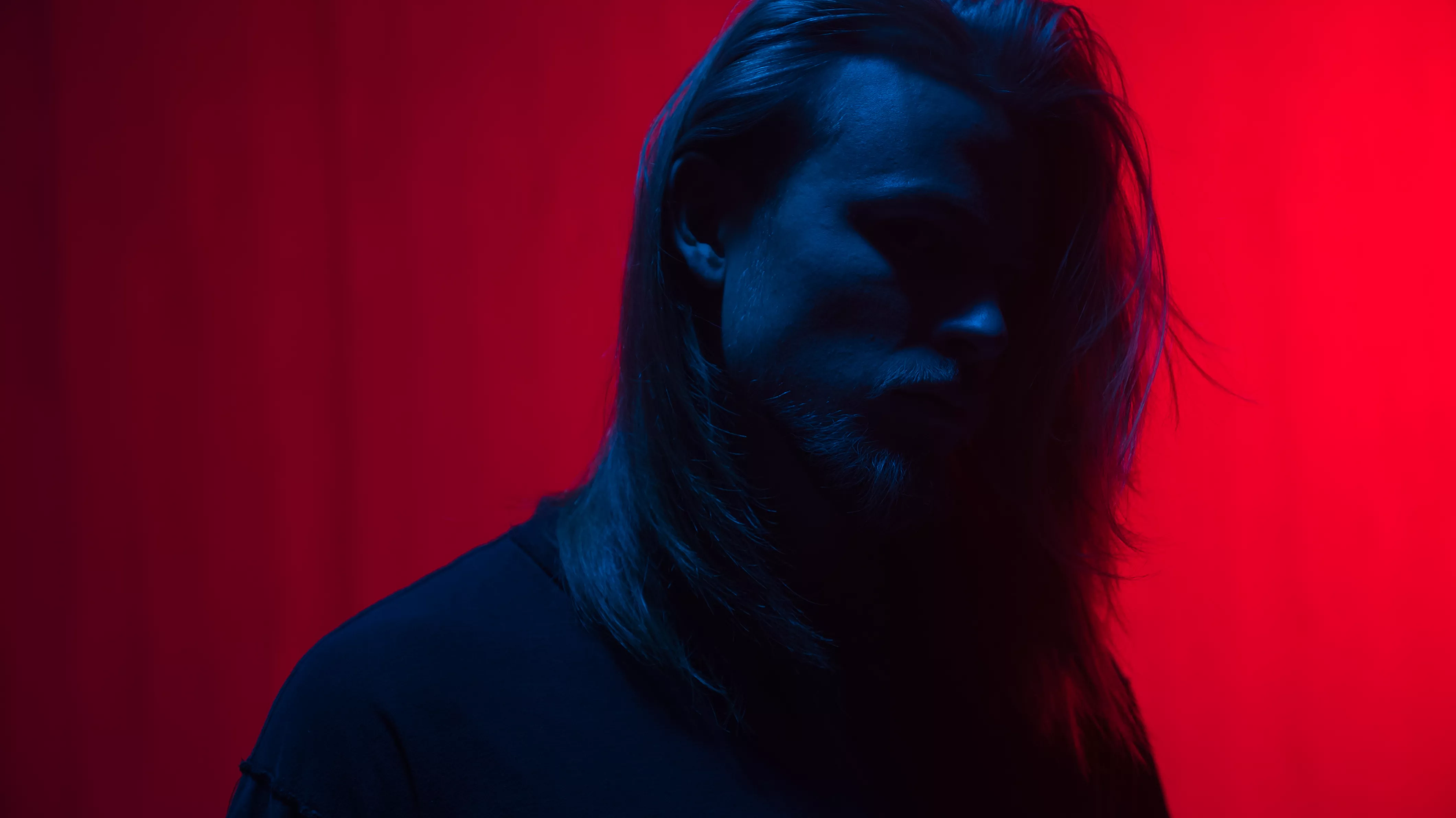 PREMIÄR: Coachella-klara Juliander skickar ut video med fantastiskt ljus