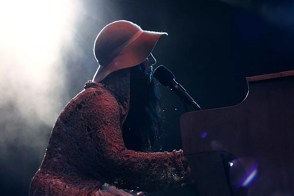 Hon öppnar för Maggio på Stockholms Stadion