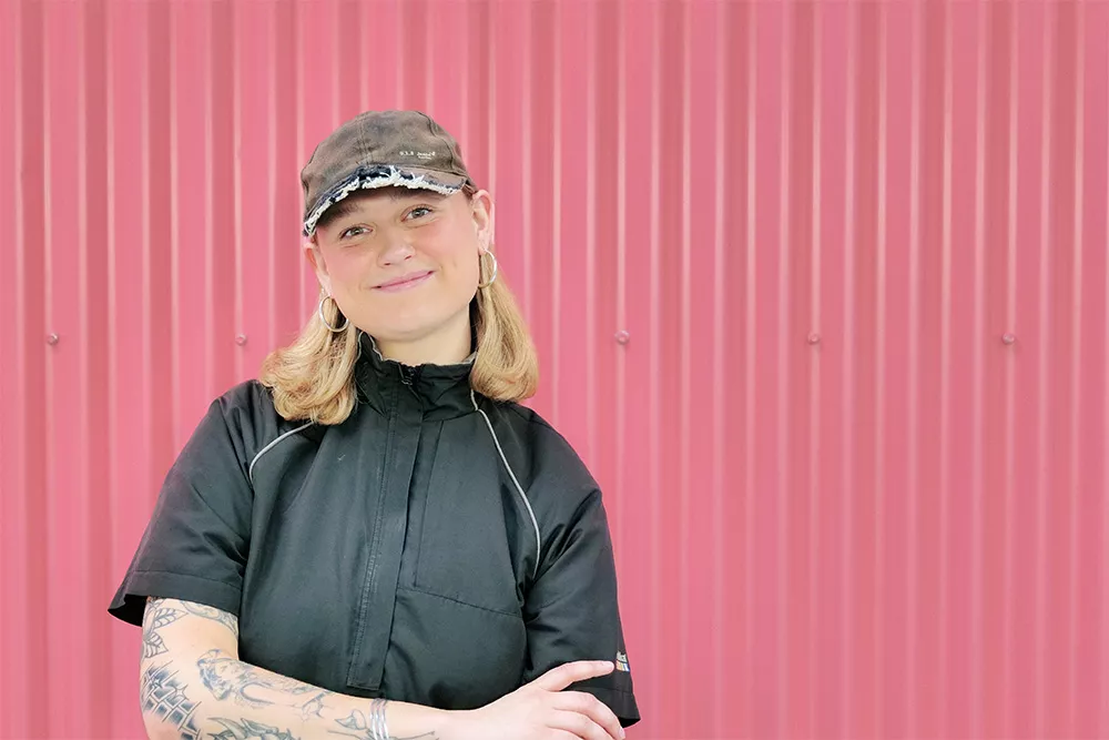 Efter sit højskoleophold bor Vy Sakauskaite med to roomies fra højskolen, og har fået sat gang i sin karriere i musik- og kulturlivet.