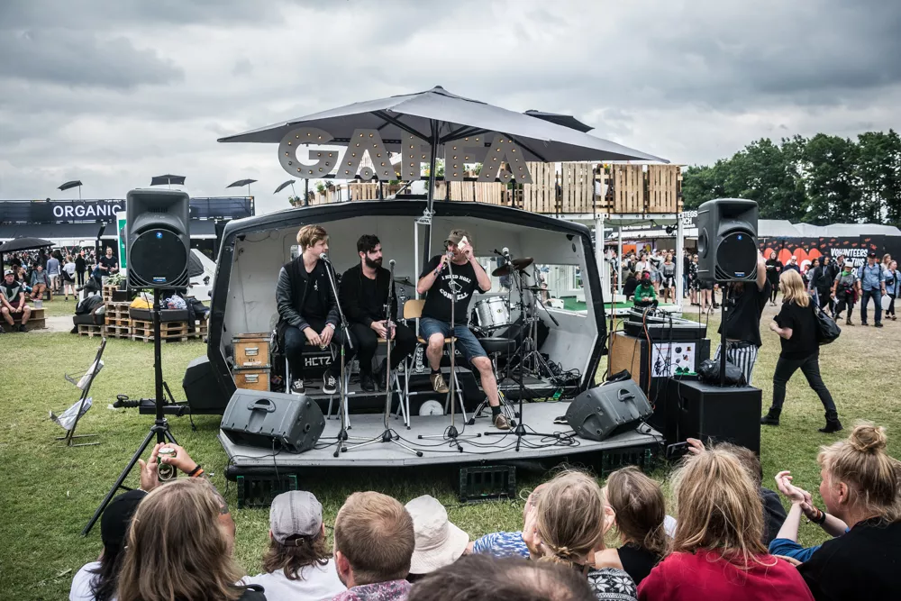 Kom helt tæt på kunstnerne til GAFFA Sessions på Roskilde Festival