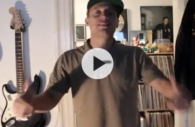 Se Pede B udføre Movember-rap