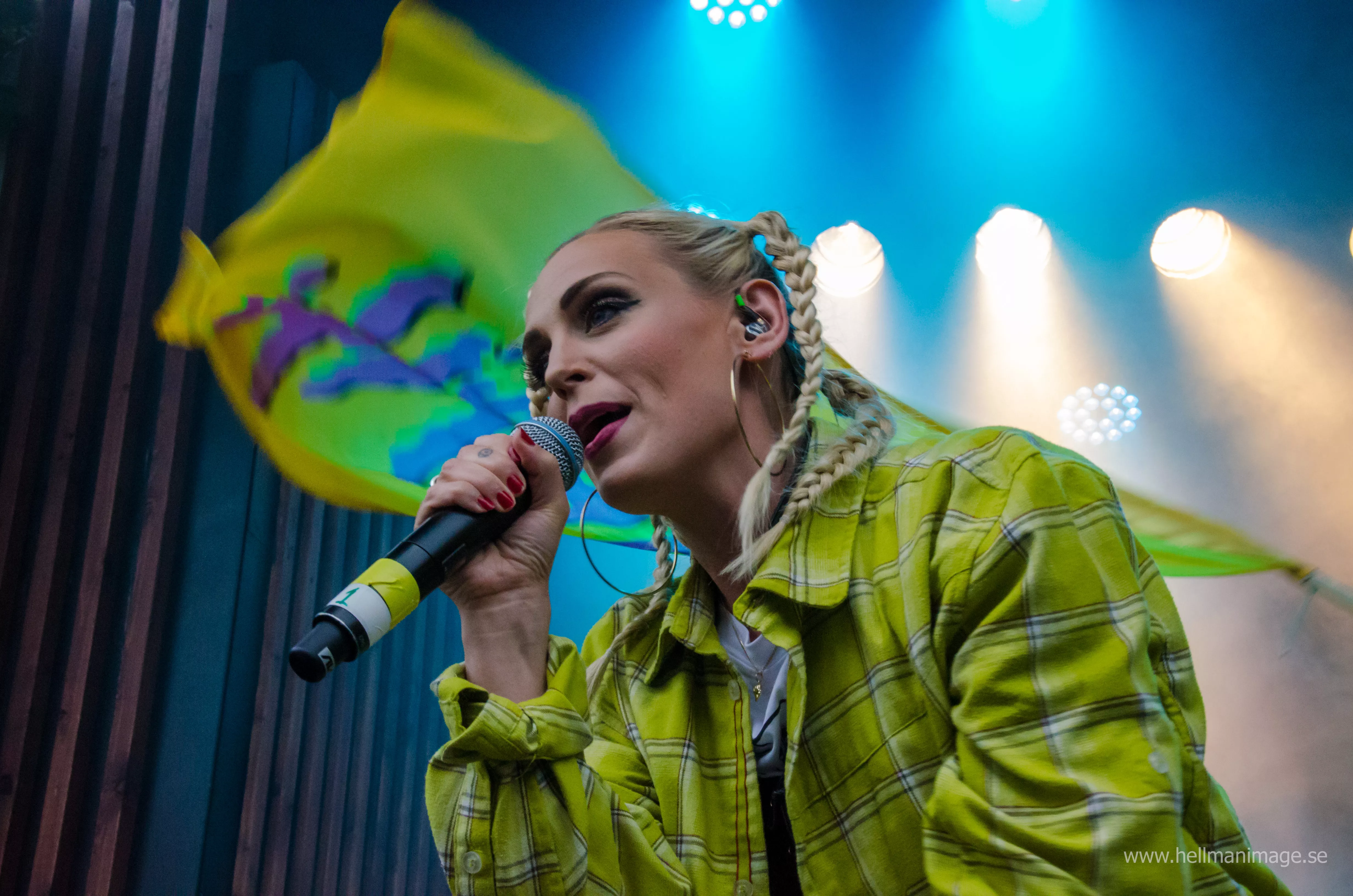 Syster Sol tar time out – "Jag har totalt overload i systemet"