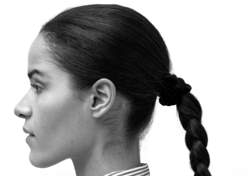 "Se mig nøgen" – ny dansksproget single fra Anya, ep på vej