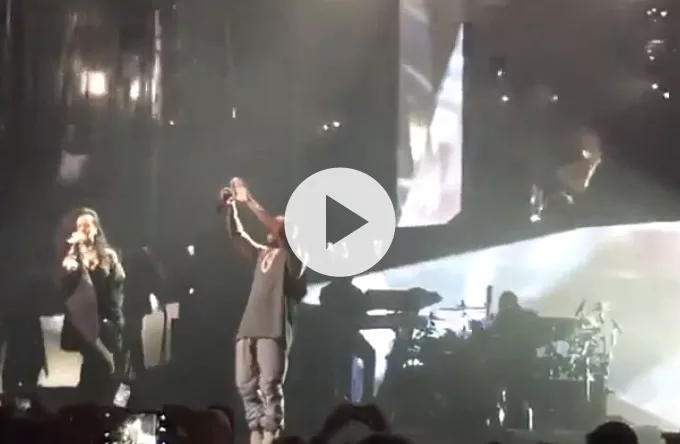 Video: Se Rihanna og Kanye West i et før-Super Bowl Show
