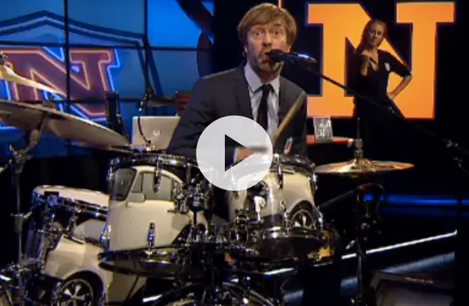 Se Martin Brygmann stjæle rampelyset fra Medina