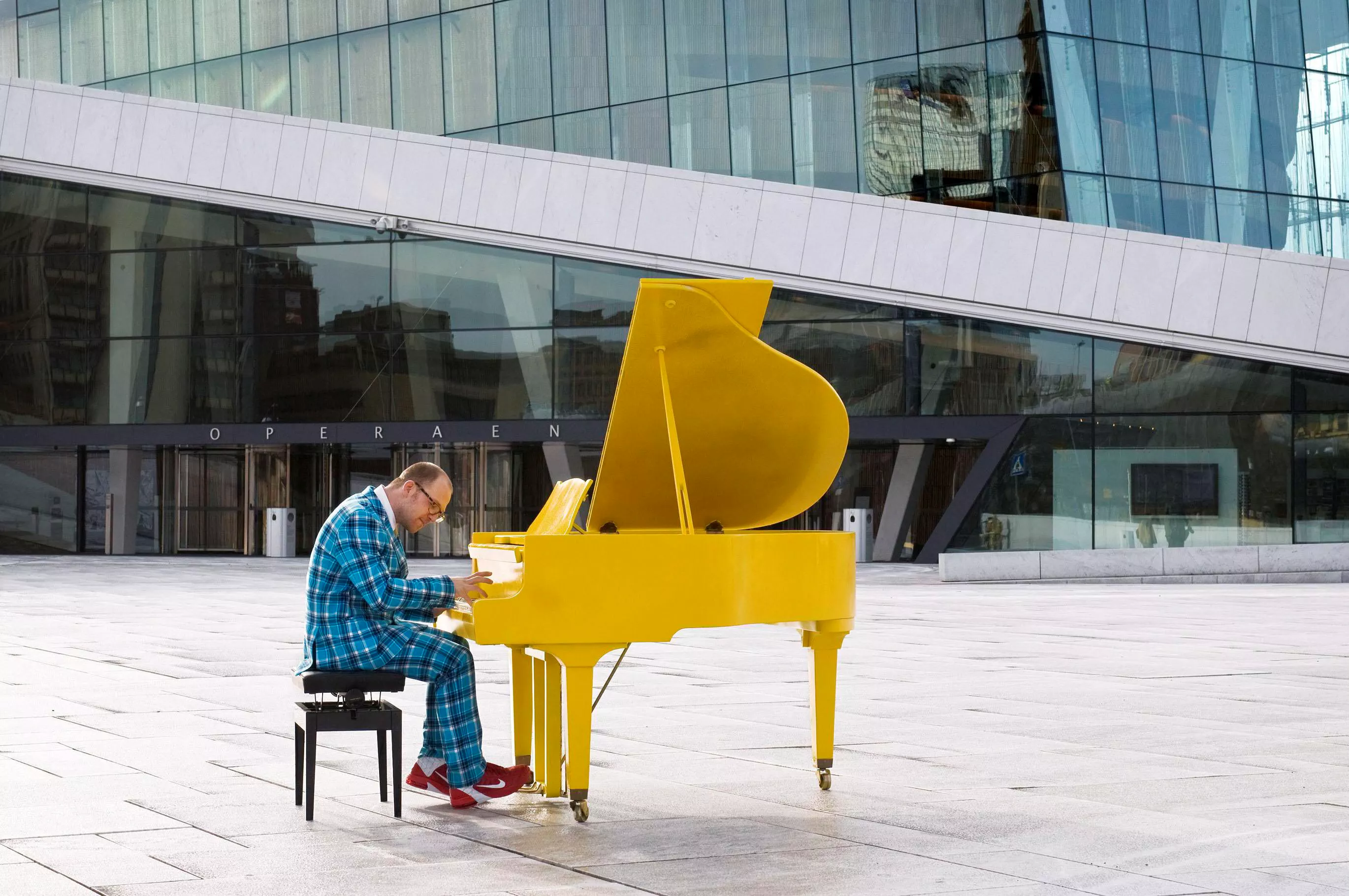 Åpner nye toaletter med intimkonsert