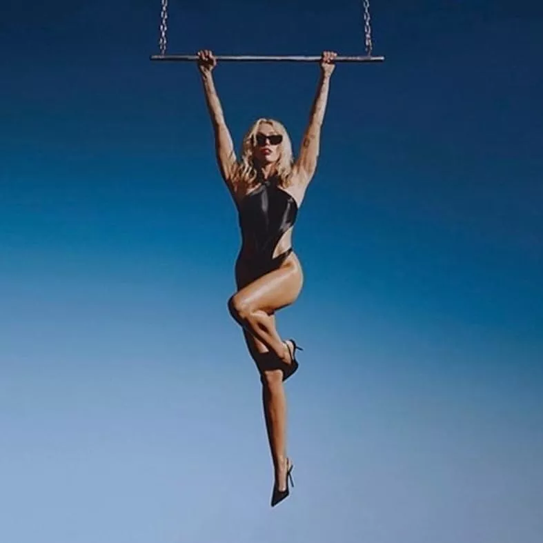 Endless Summer Vacation - Miley Cyrus