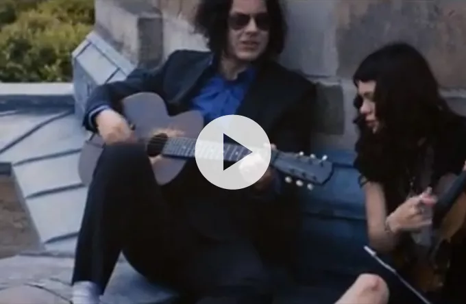 Video: Se Jack White spille akustisk på historisk slot