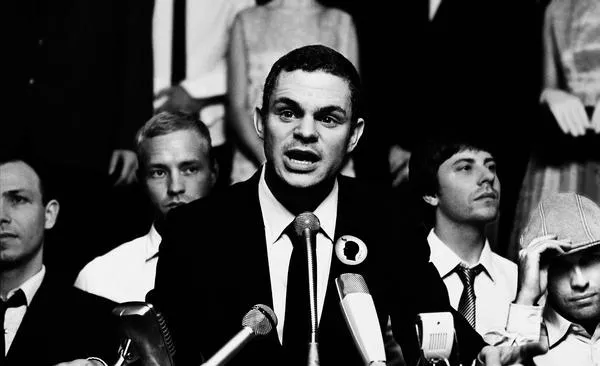 Vincent Van Go Go - I Tyskland er der ikke så meget hænderne over kors