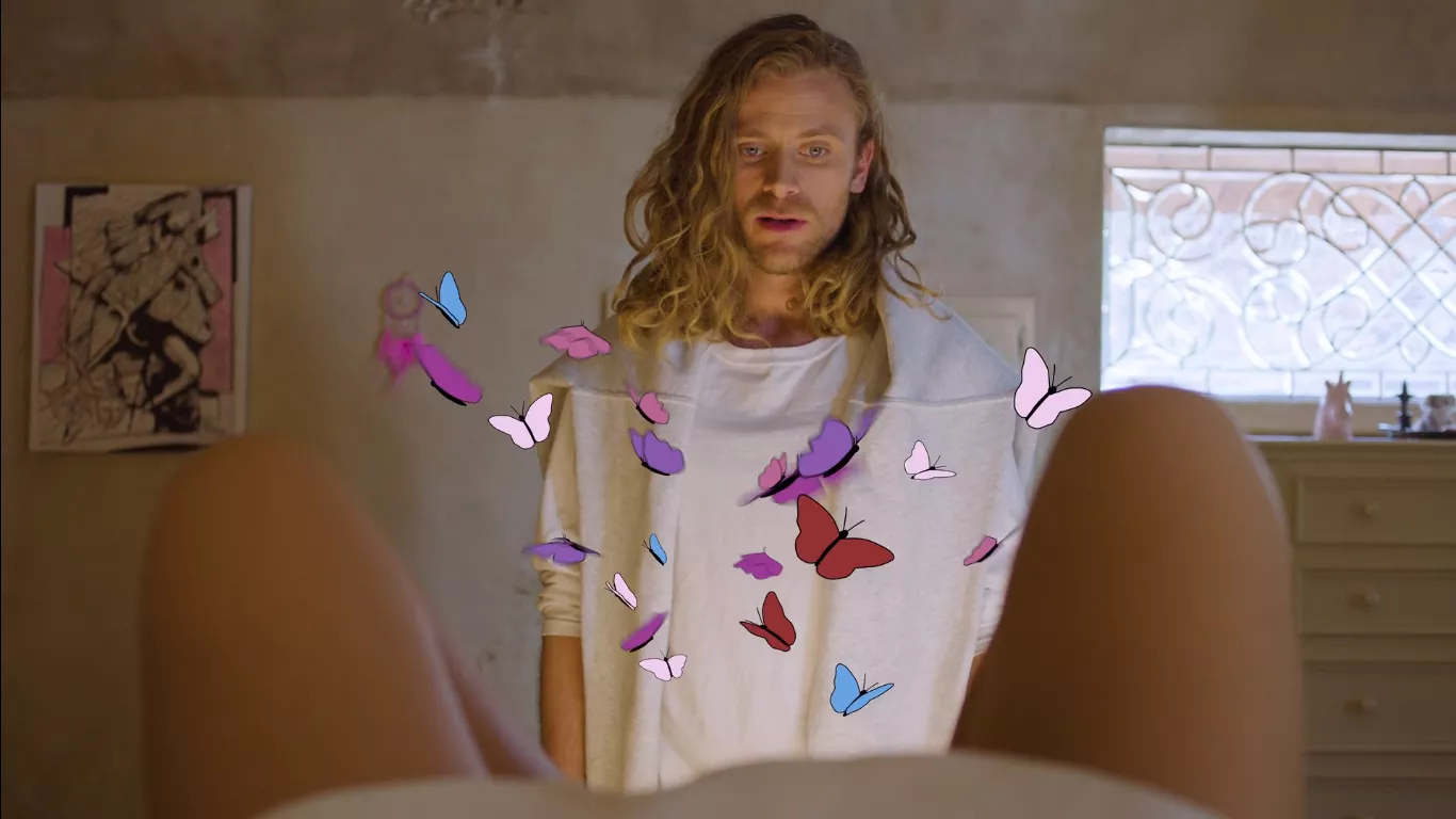 VIDEO: Tim Schous nye musikvideo vil give dig et godt grin!