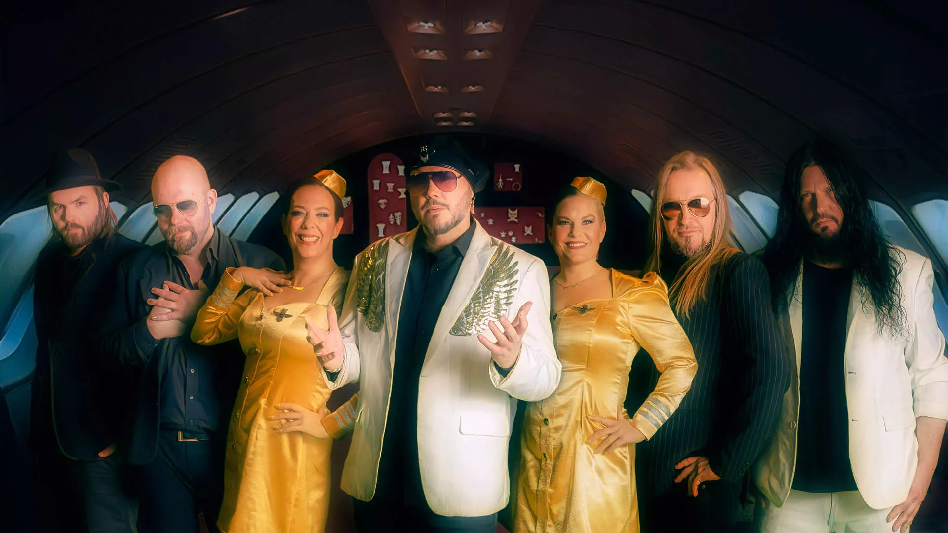 The Night Flight Orchestra är klara för festivalen.