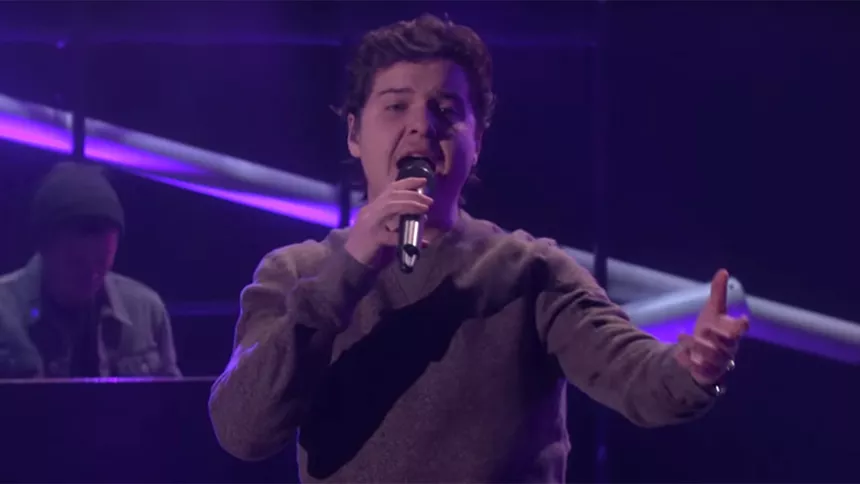 Se Lukas Forchhammer – "verdens værst klædte mand" – krænge følelserne ud i The Ellen Show