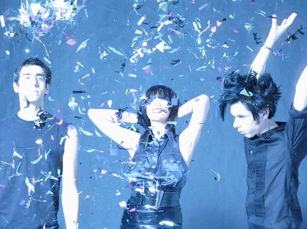 Yeah Yeah Yeahs på scen med nya låtar